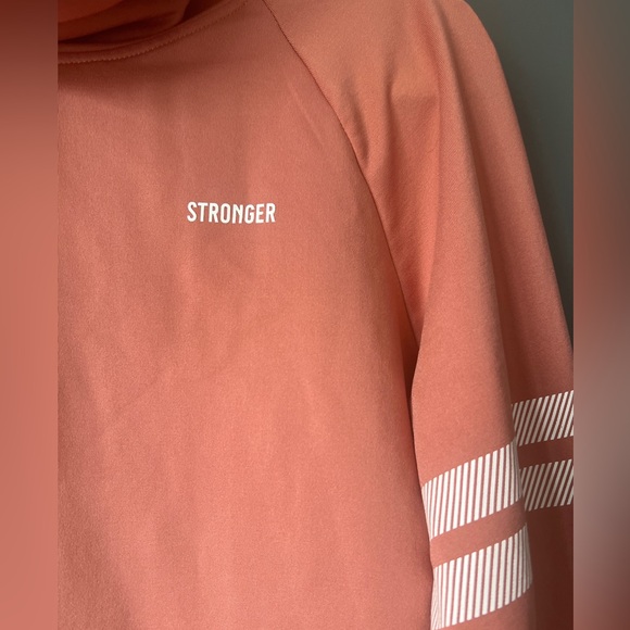 STRONGER- Signature Turtleneck Training Loose Fit (Peach- Small) - Picture 4 of 9